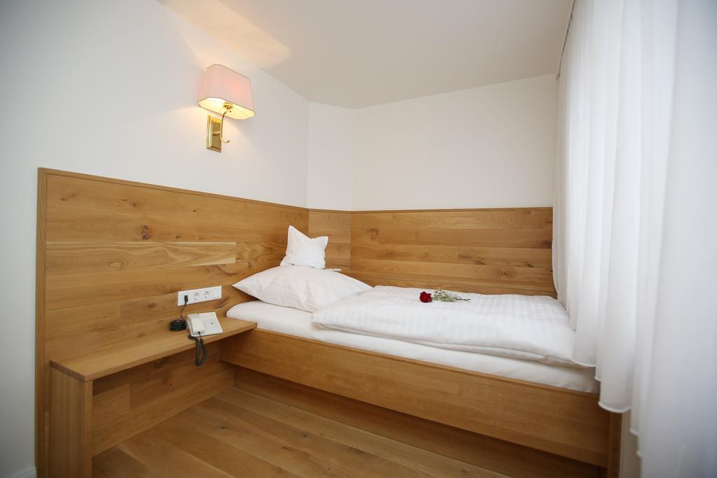 Hotel Am Peterstor Montabaur Oda fotoğraf